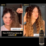 Imagem dividida: à esquerda, uma mulher com cabelo crespo rotulada como ANTES; à direita, uma mulher com cachos brilhantes e definidos rotulada como DEPOIS; no canto inferior direito, o frasco do Perfect Liss - Protetor Térmico.