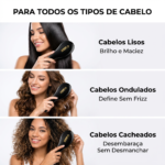 Três mulheres - uma com cabelos lisos, uma com cabelos ondulados e uma com cabelos cacheados - usam a Escova Desembaraçadora para facilitar o desembaraço, a definição sem frizz, o brilho e a maciez em todos os tipos de cabelo.