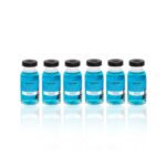 Seis pequenos frascos transparentes com tampas pretas, cheios de líquido azul, estão dispostos em uma fileira sobre um fundo branco. Cada frasco está rotulado como "Power Dose Nutrição (Combo 6 unidades)" e o nome da marca Lizzon está visível.