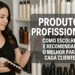 Uma mulher está em frente a prateleiras cheias de frascos, segurando um produto Lizzon e uma amostra de cor, ao lado de um texto em português sobre como escolher e recomendar os produtos de liso profissional perfeitos para cada cliente.