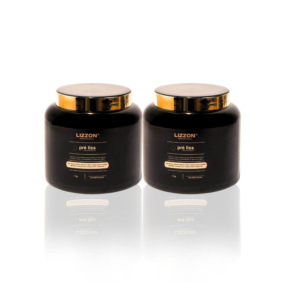 Dois potes pretos com tampas douradas rotulados como "Máscara Pre Liss 1kg (2 unidades)" são colocados lado a lado em um fundo branco, ambos com rótulos idênticos e um reflexo sutil embaixo.