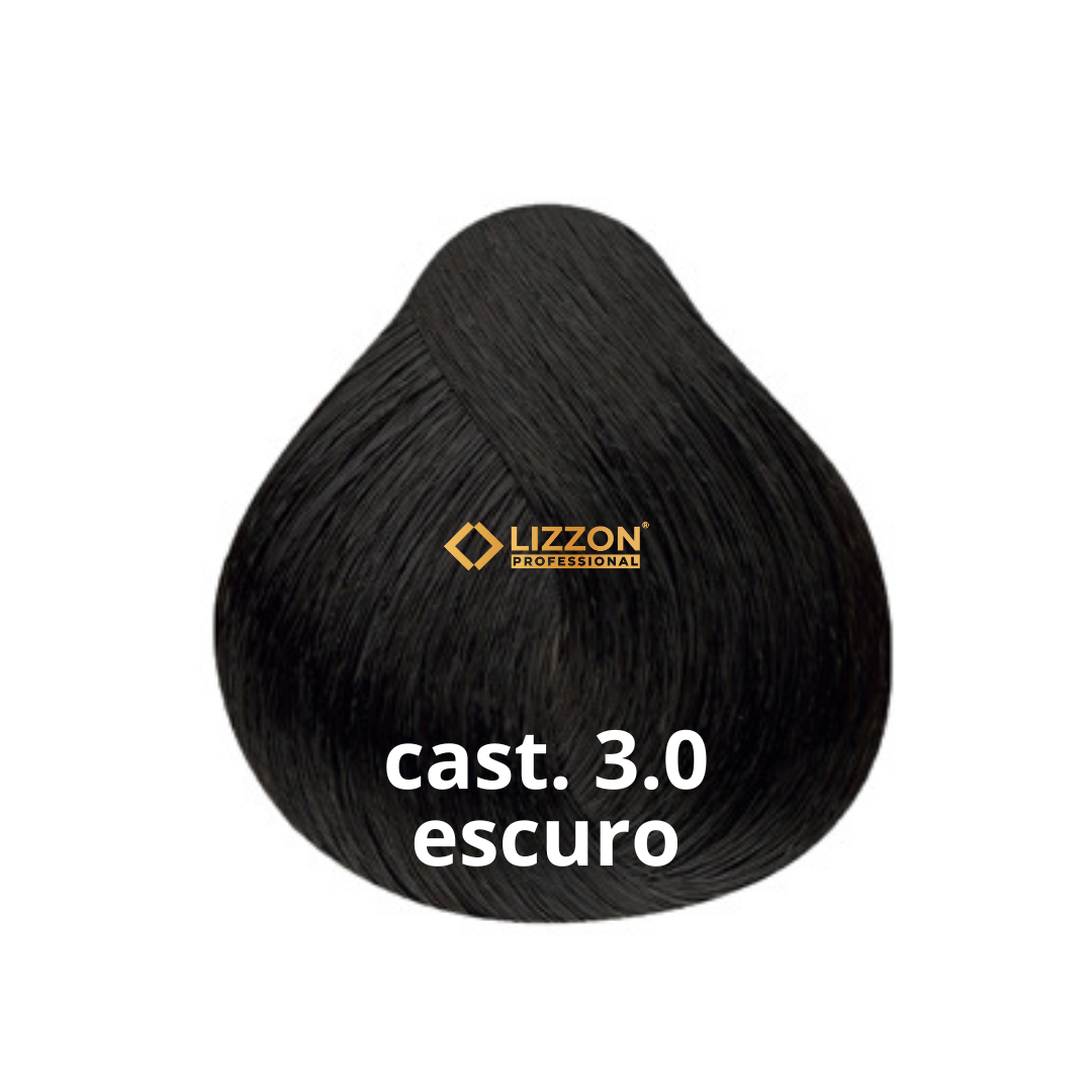 Uma amostra de cor de cabelo marrom escuro, rotulada como Lizzon Professional com o texto cast. 3.0 escuro em branco sobre a amostra de cabelo. O plano de fundo é branco.