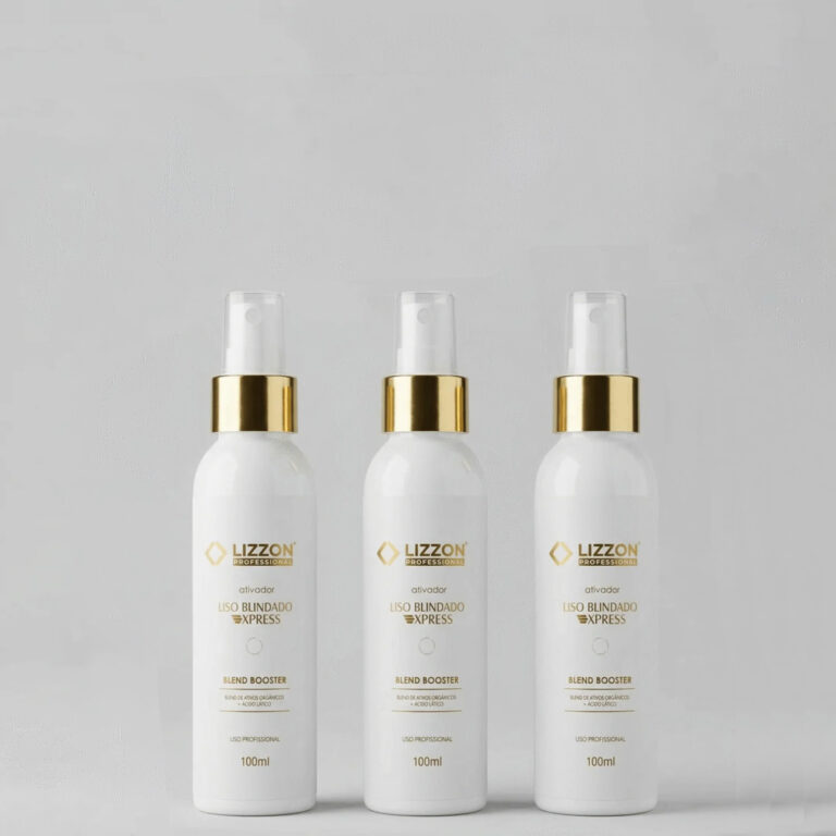 Três frascos brancos de 100 ml com tampas douradas e brancas, com o rótulo "Booster Ativador Liso Blindado Express (Combo 3 unidades)", estão dispostos lado a lado em um fundo cinza claro para resultados instantâneos de alisamento.
