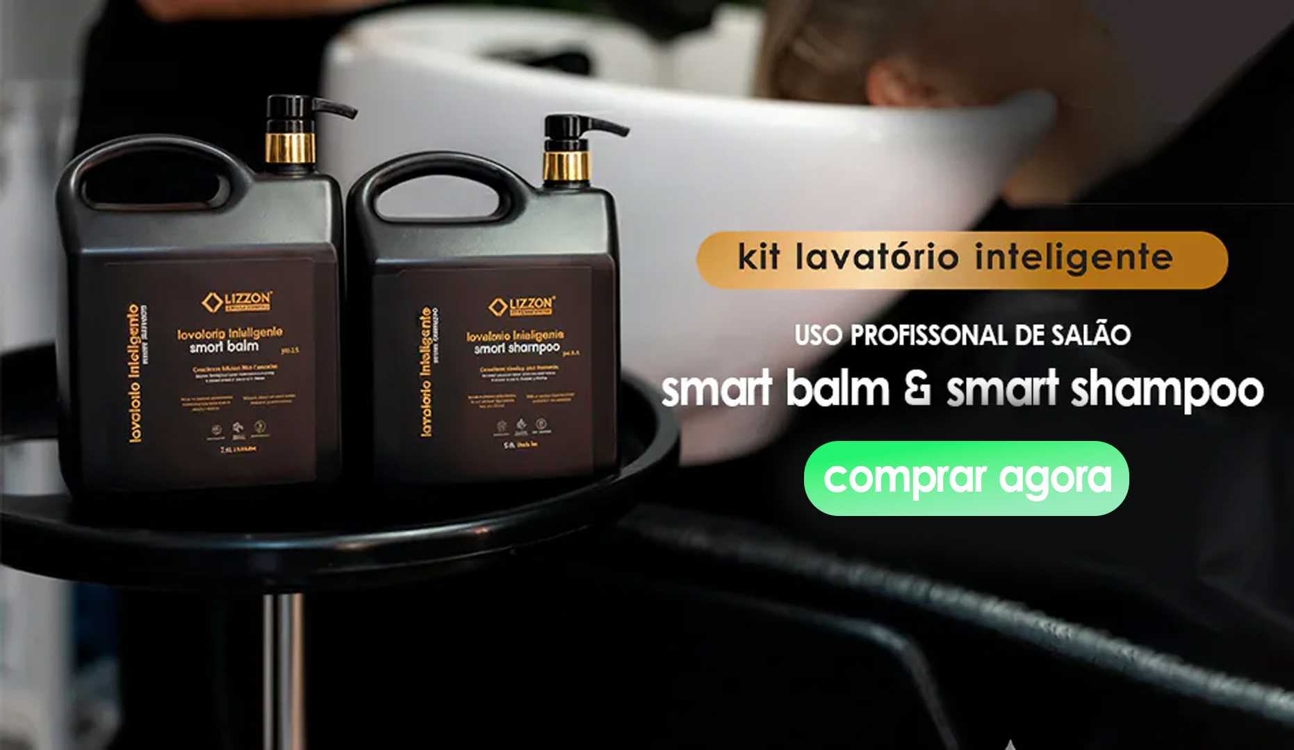 Dois grandes frascos pretos com os rótulos 