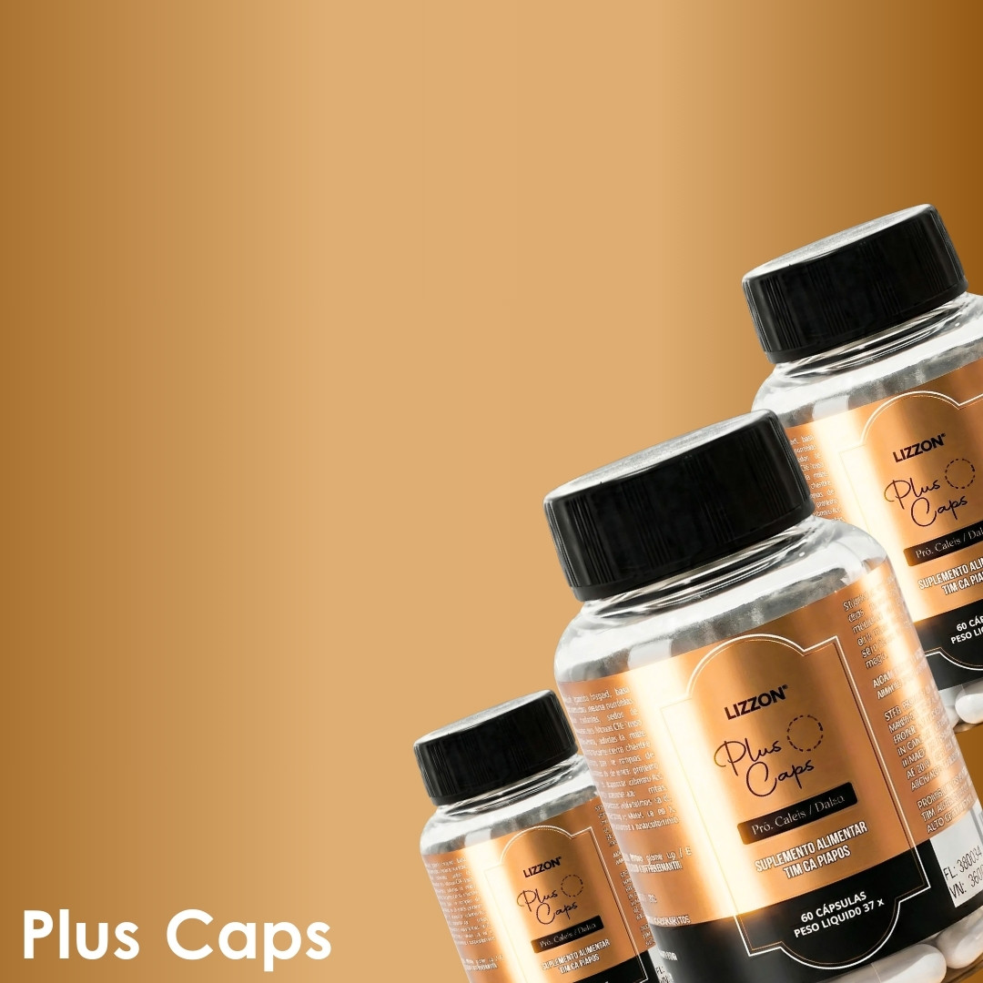 Três frascos do suplemento dietético Lizzon Plus Caps com rótulos dourados e pretos são exibidos em um fundo gradiente dourado. O canto inferior esquerdo apresenta o texto Plus Caps em branco.