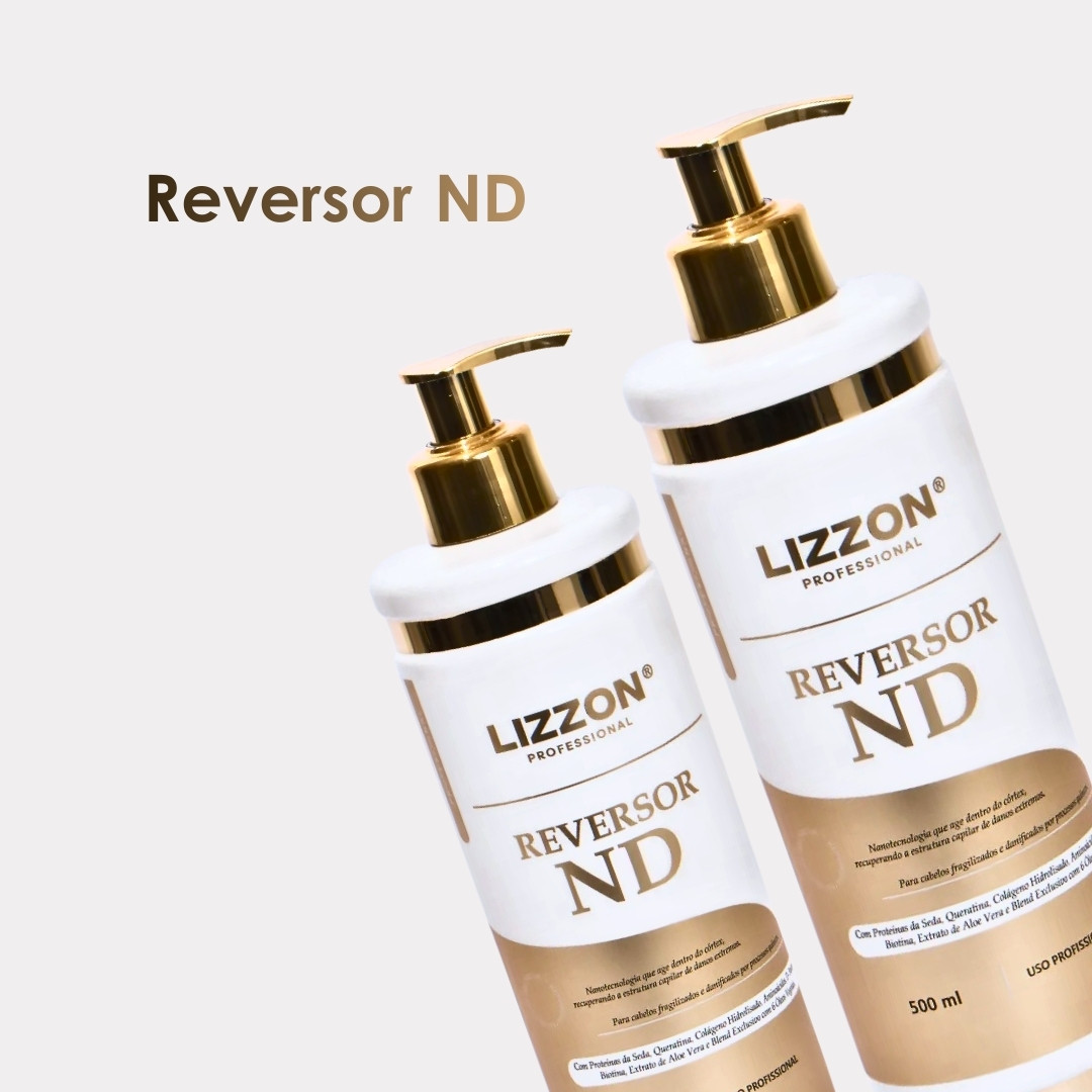 Dois frascos do produto para cabelo Lizzon Professional Reversor ND com bombas douradas são exibidos em um fundo claro. O nome do produto está impresso em texto grande nos dois frascos e no plano de fundo.