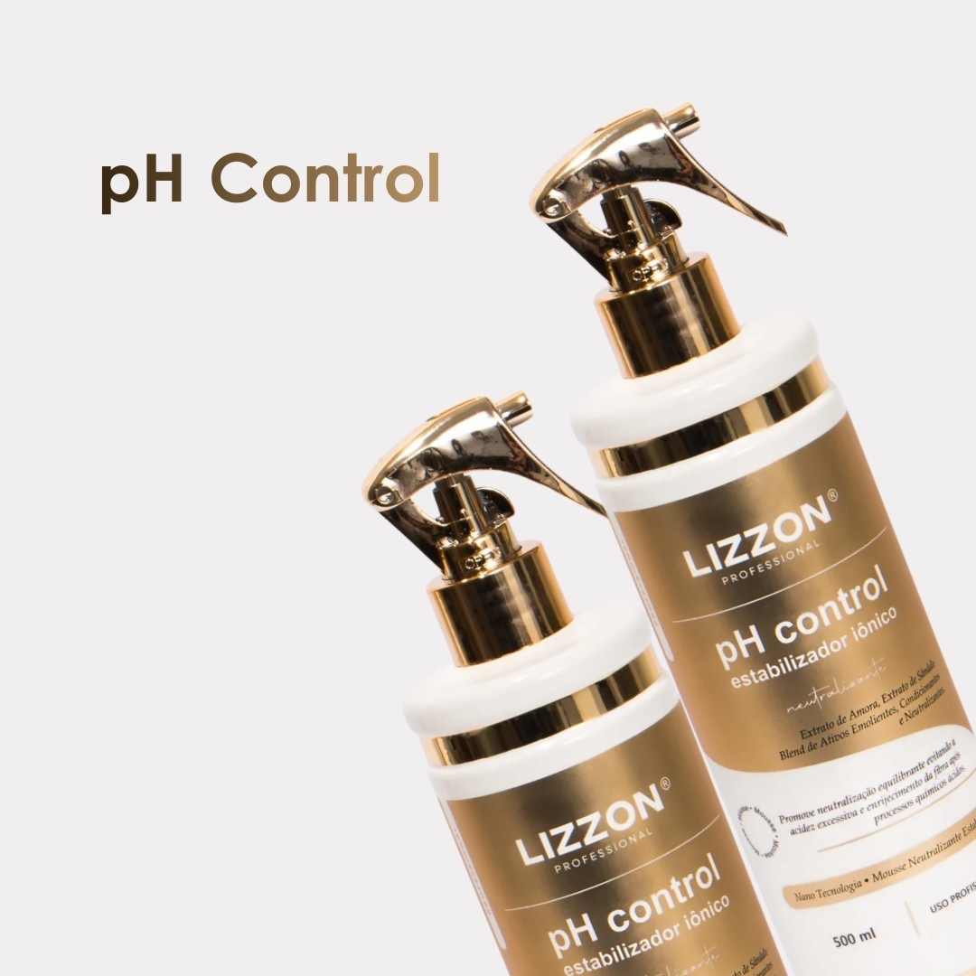 Dois frascos do estabilizador iônico Lizzon Professional pH Control com tampas de spray douradas e brancas são mostrados contra um fundo liso. O nome e os detalhes do produto estão visíveis nos rótulos dourados. As palavras pH Control aparecem à esquerda.