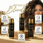 Imagem promocional do Kit Cachos Blindados (Homecare) com três produtos de cuidados com os cabelos, ícones de hidratação profunda, antifrizz, fórmula profissional, cachos definidos e uma mulher com cabelos cacheados à direita.