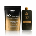 Uma bolsa preta de pó descolorante Lizzon Professional e um frasco preto de revelador de cabelo Lizzon Professional 30 volumes são mostrados em um fundo branco.