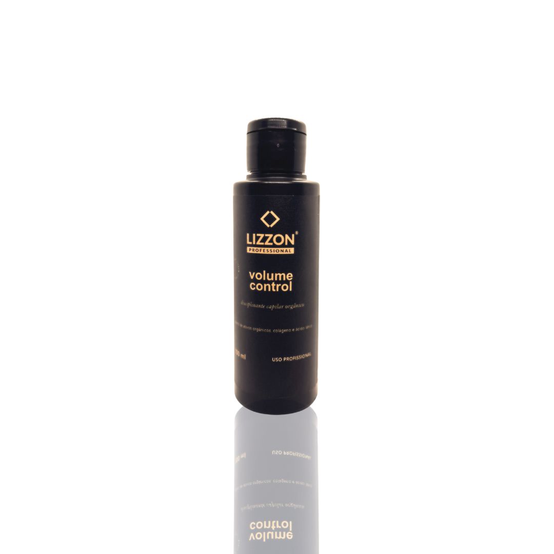 Um frasco preto com o rótulo Lizzon Professional Volume Control em pé sobre um fundo branco, com um leve reflexo do frasco visível abaixo dele.