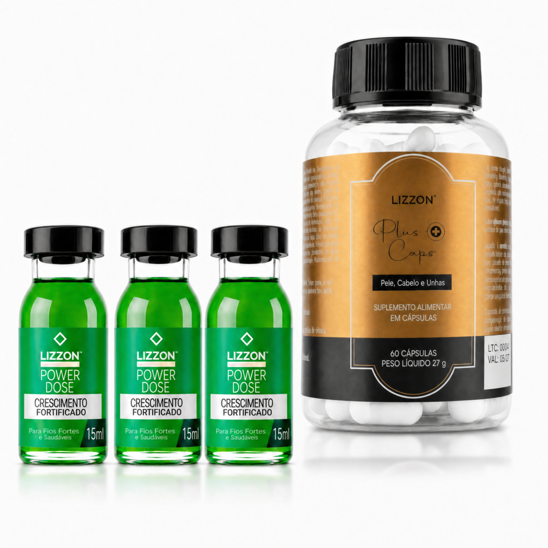 Três pequenos frascos verdes do conjunto Kit Power Hair Force estão ao lado de um grande frasco transparente, que também faz parte do Kit Power Hair Force e contém cápsulas brancas. Todos os frascos estão dispostos sobre um fundo branco.